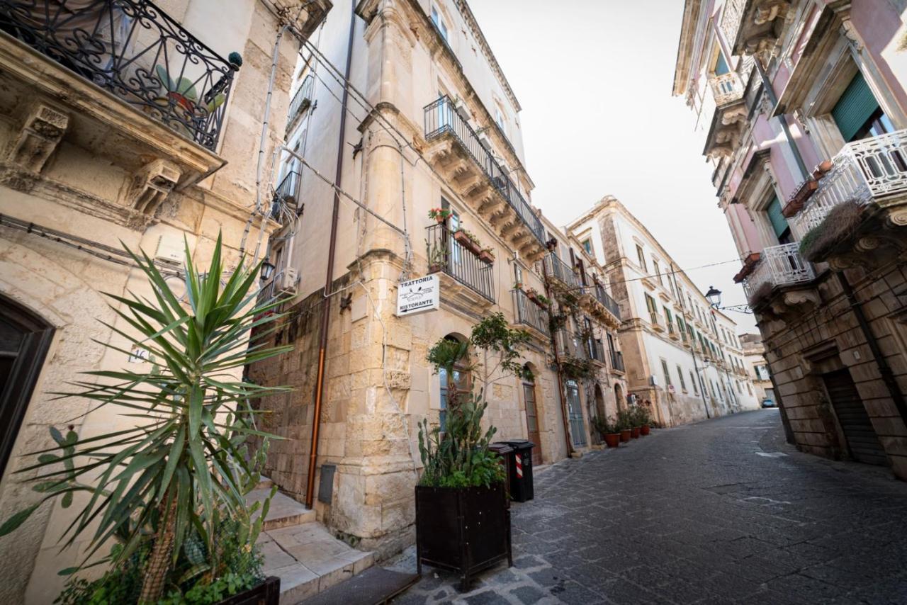Perla Marina Syracuse Exterior photo